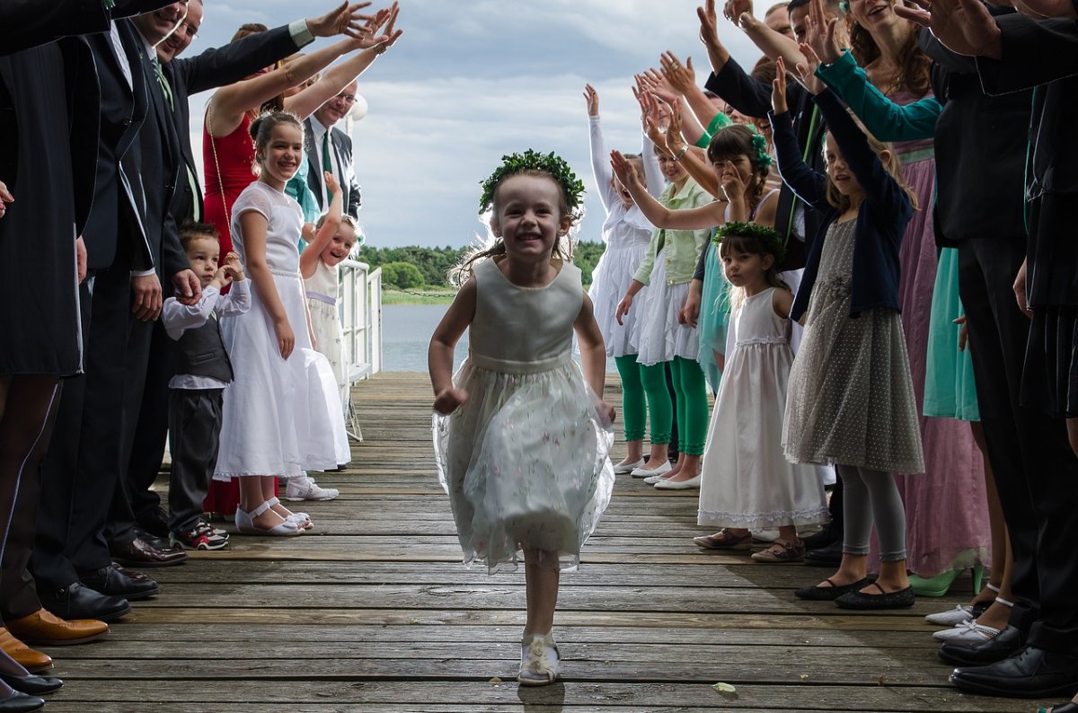 cómo vestir niños en bodas