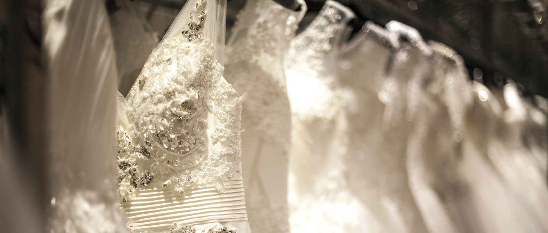Tejidos de vestido de novia: ten claro cuál elegir | La Bastilla Tejidos de vestido de novia: ten claro cuál elegir | La Bastilla